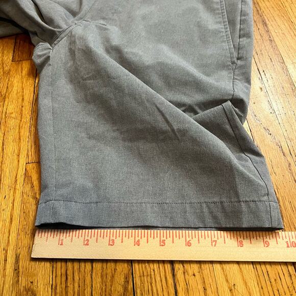 Travis Mathew Shorts Mens 32 Gray Performance Golf Stretch Flat Front - Picture 9 of 9